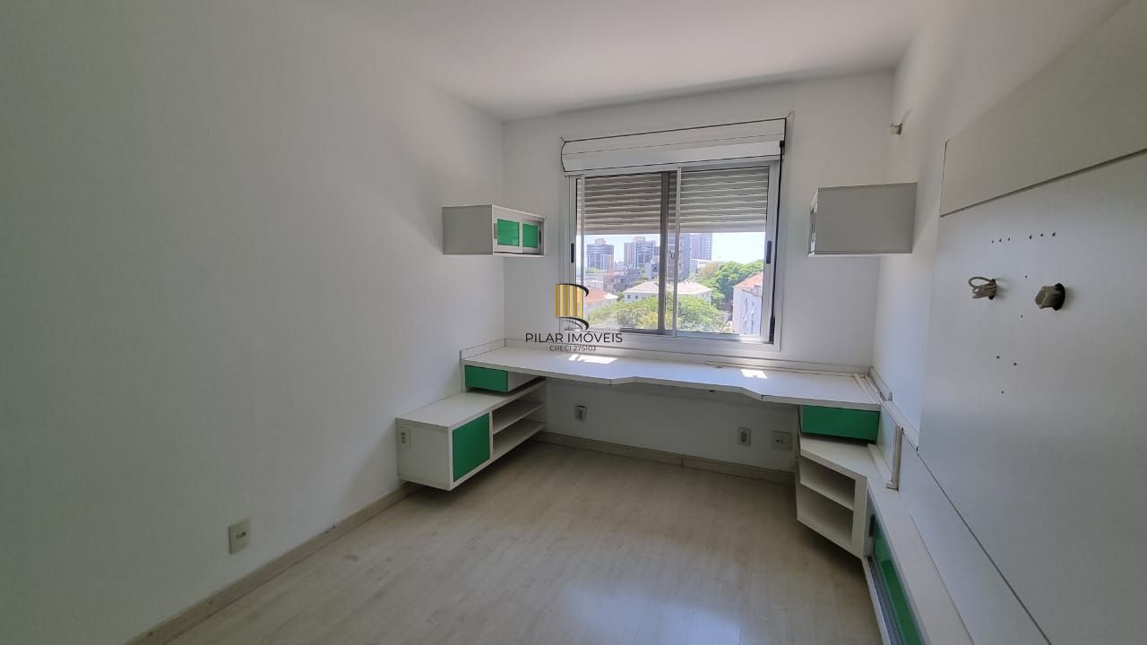 Apartamento 03 dormitórios 110mq e duas vagas, semi mobiliado,  no Bairro Auxiliadora para locação.