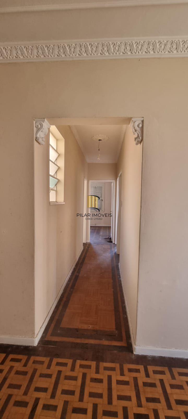 Apartamento 03 dormitórios com 01 vaga no bairro Praia de Belas