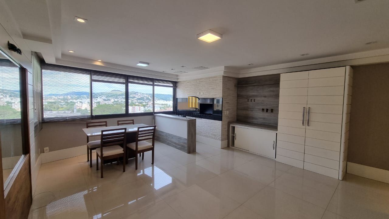 Apartamento 03 dormitórios, duas vagas individuais, edifício com infra, Bairro Cristal