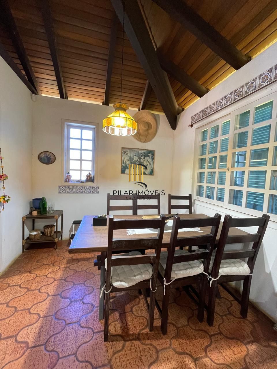 Casa 04 dormitórios, sobrado, a venda em Arroio do Sal, próximo a Torres.