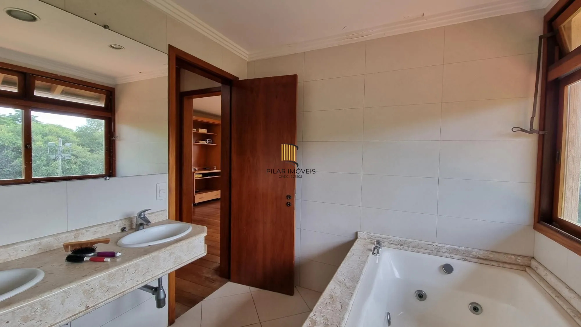 Casa para Venda - 600m², 4 dormitórios, sendo 4 suites, Vila Nova