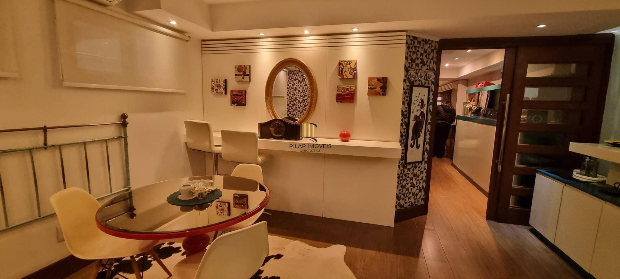 Apartamento tipo estúdio, mobiliado completo, no coração do Bairro Moinhos de Vento.