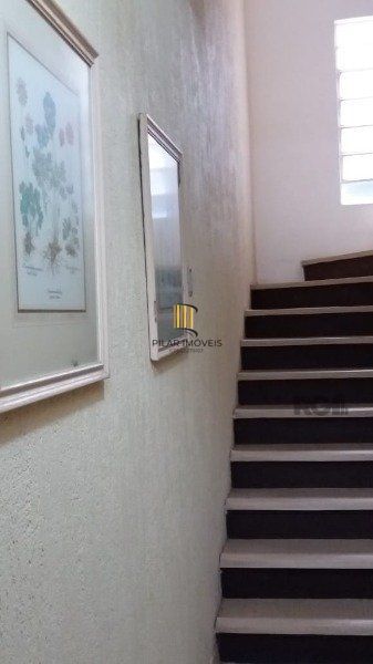 Edifício (prédio) com 03 apartamentos de 01 dormitório no Bairro Auxiliadora