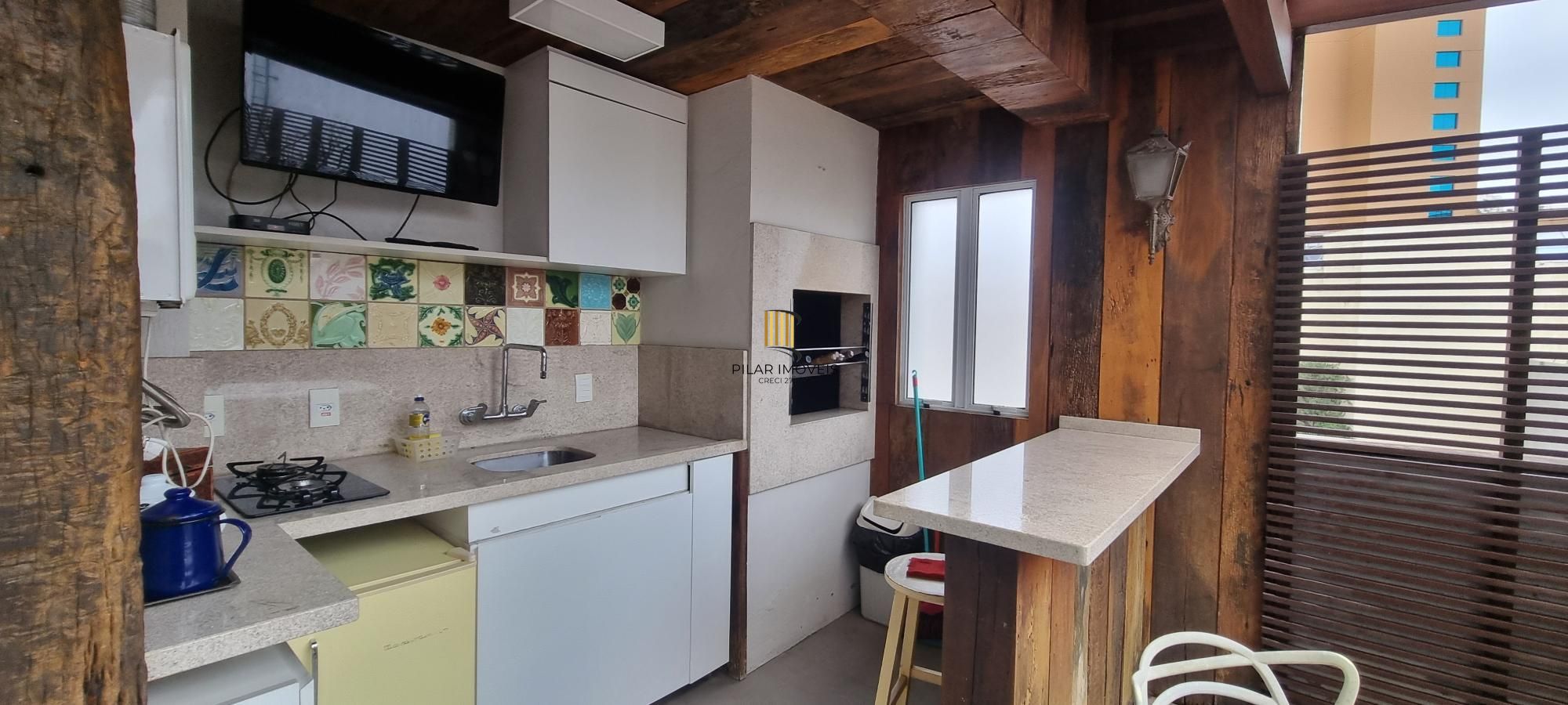 Apartamento tipo estúdio, mobiliado completo, no coração do Bairro Moinhos de Vento.