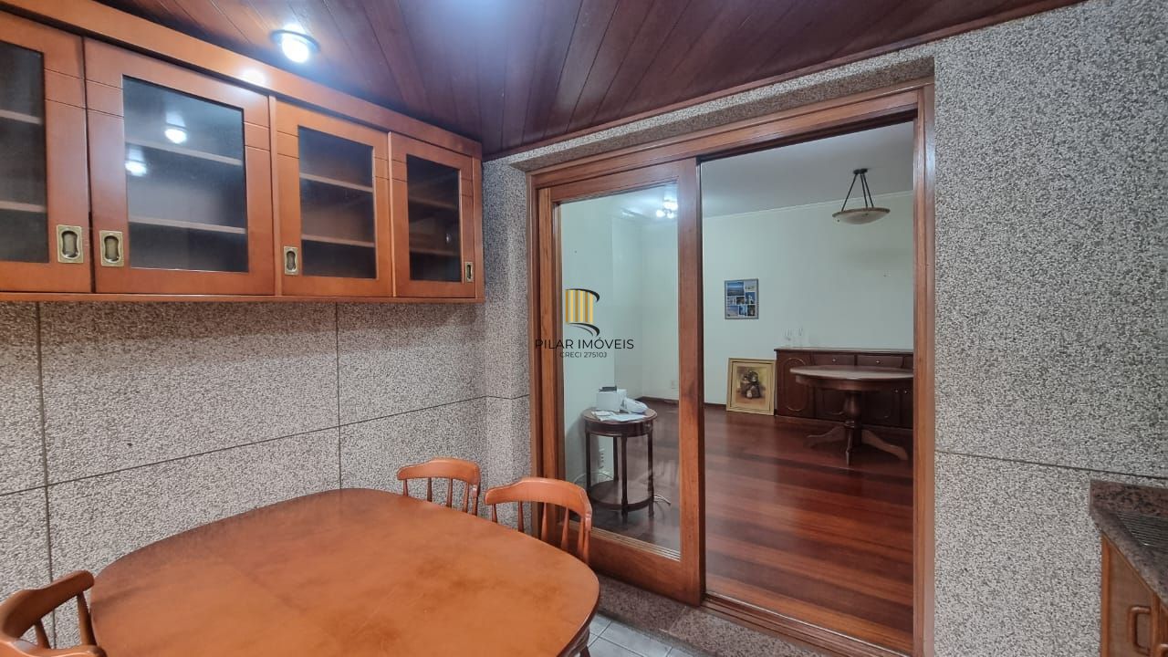 Apartamento dois dormitórios, suíte, box escriturado no Bairro Boa Vista