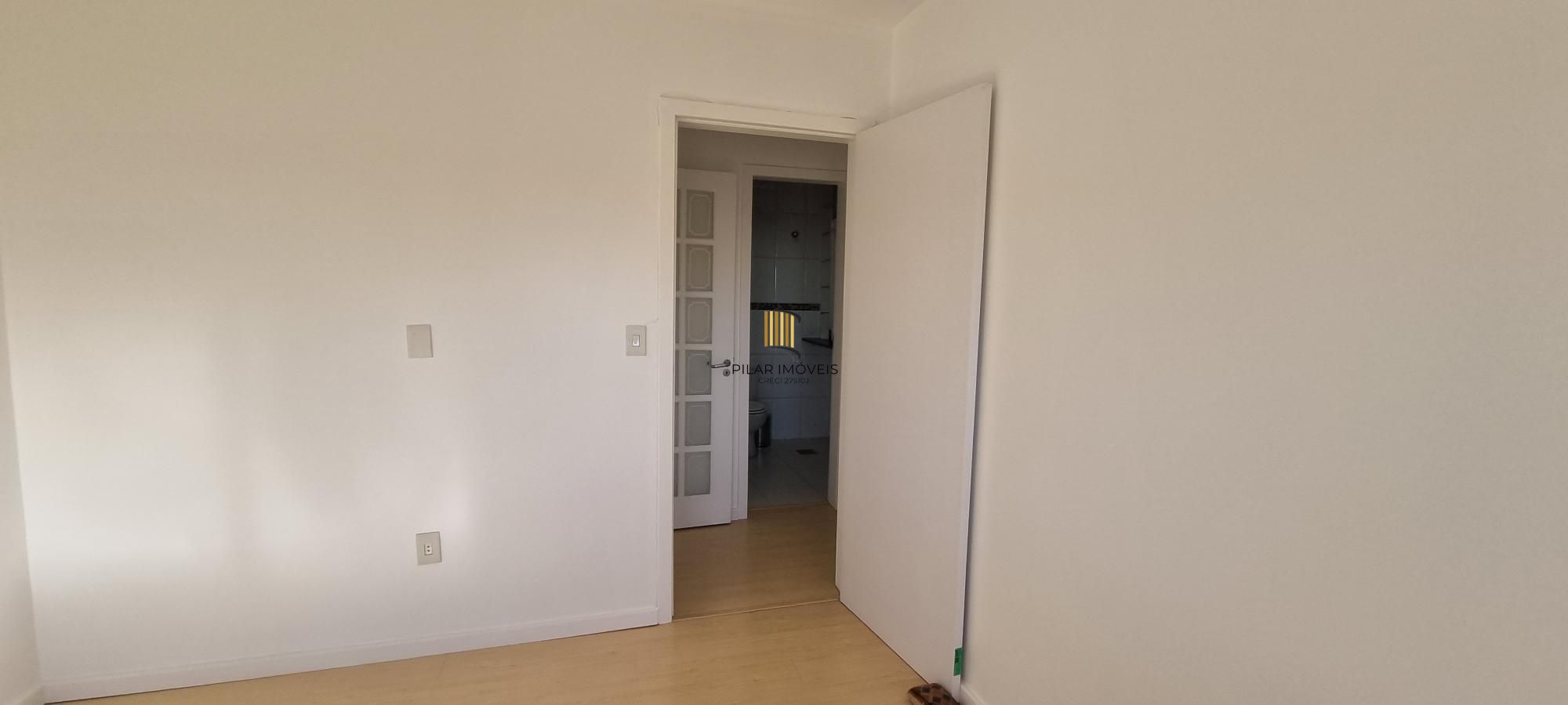 Apartamento 03 dormitórios, dependência e vaga de estacionamento no Bairro São João