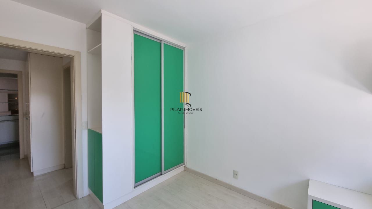 Apartamento 03 dormitórios 110mq e duas vagas, semi mobiliado,  no Bairro Auxiliadora para locação.