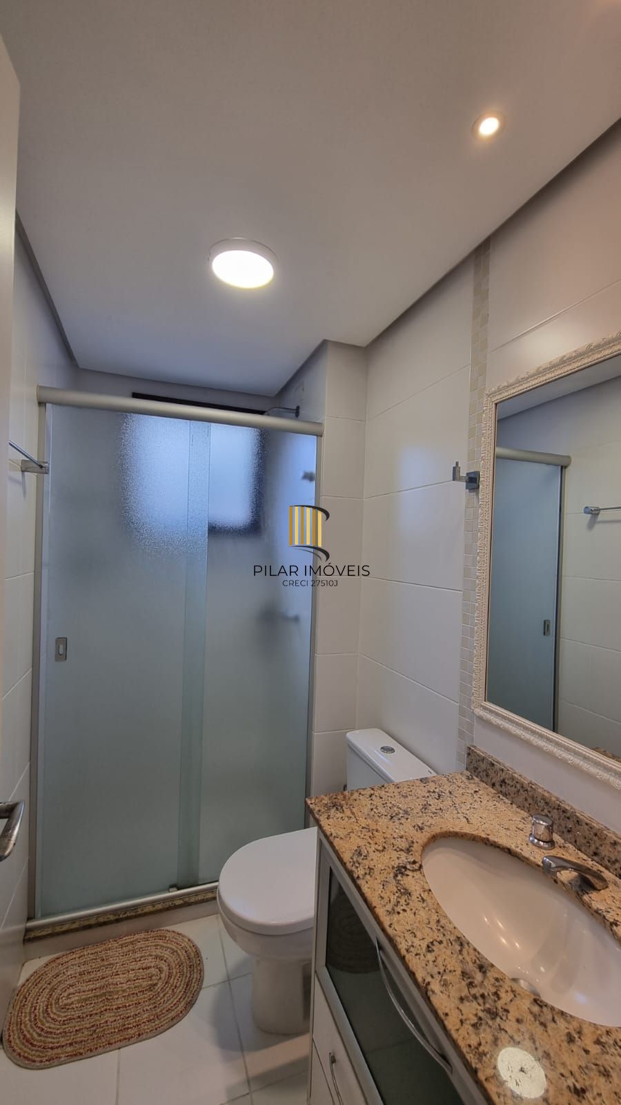 Apartamento dois dormitórios mobiliado, suíte, 86,41mq privativos, uma vaga escriturada, no bairro Higienópolis
