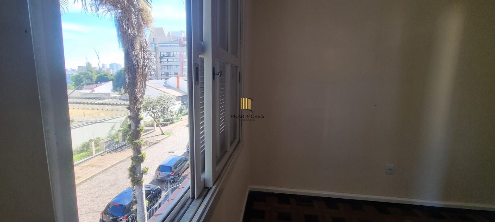 Apartamento 04  dormitórios  ou gabinete com 01 vaga no bairro Praia de Belas