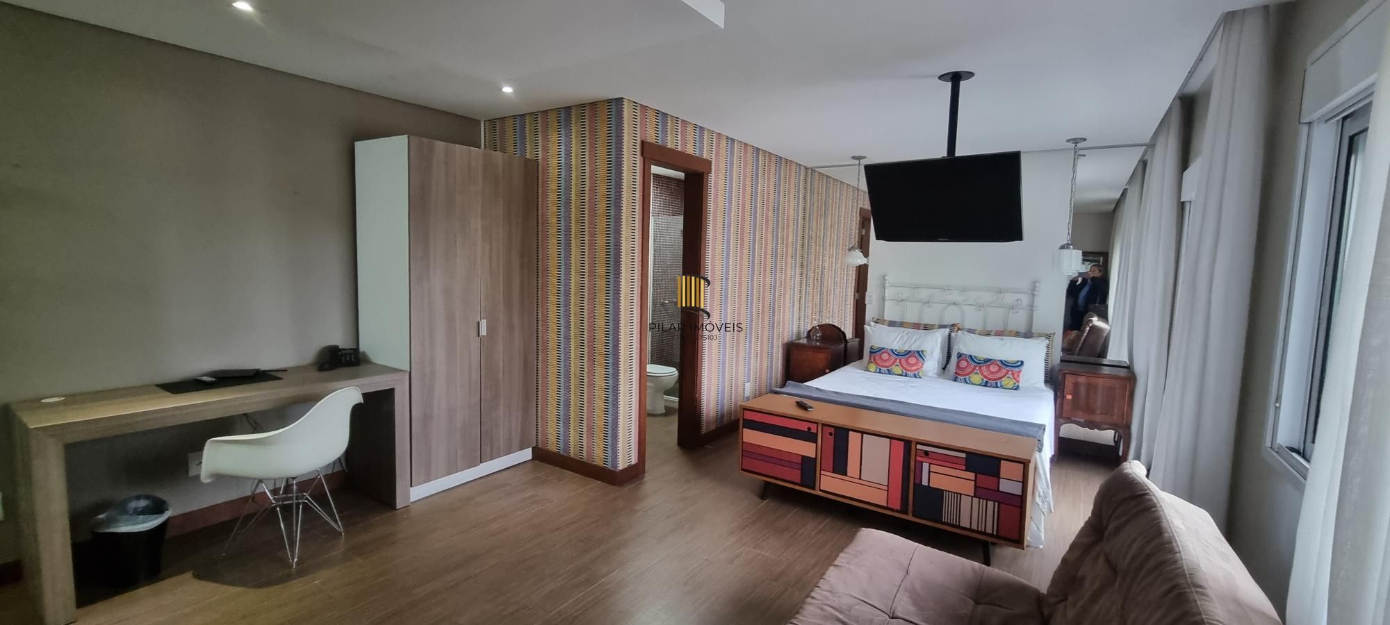 Apartamento tipo estúdio, mobiliado completo, no coração do Bairro Moinhos de Vento.