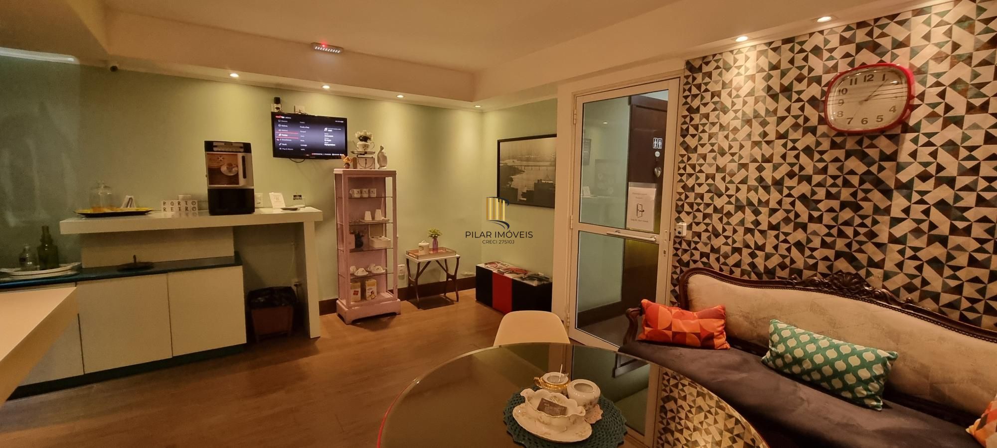 Apartamento tipo estúdio, mobiliado completo, no coração do Bairro Moinhos de Vento.