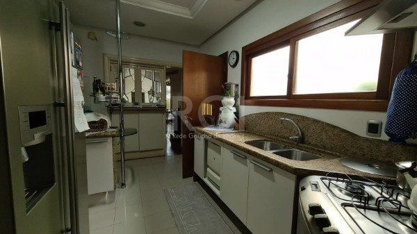 Casa Condominio para Venda - 420m², 4 dormitórios, sendo 4 suites, 2 vagas - Três Figueiras