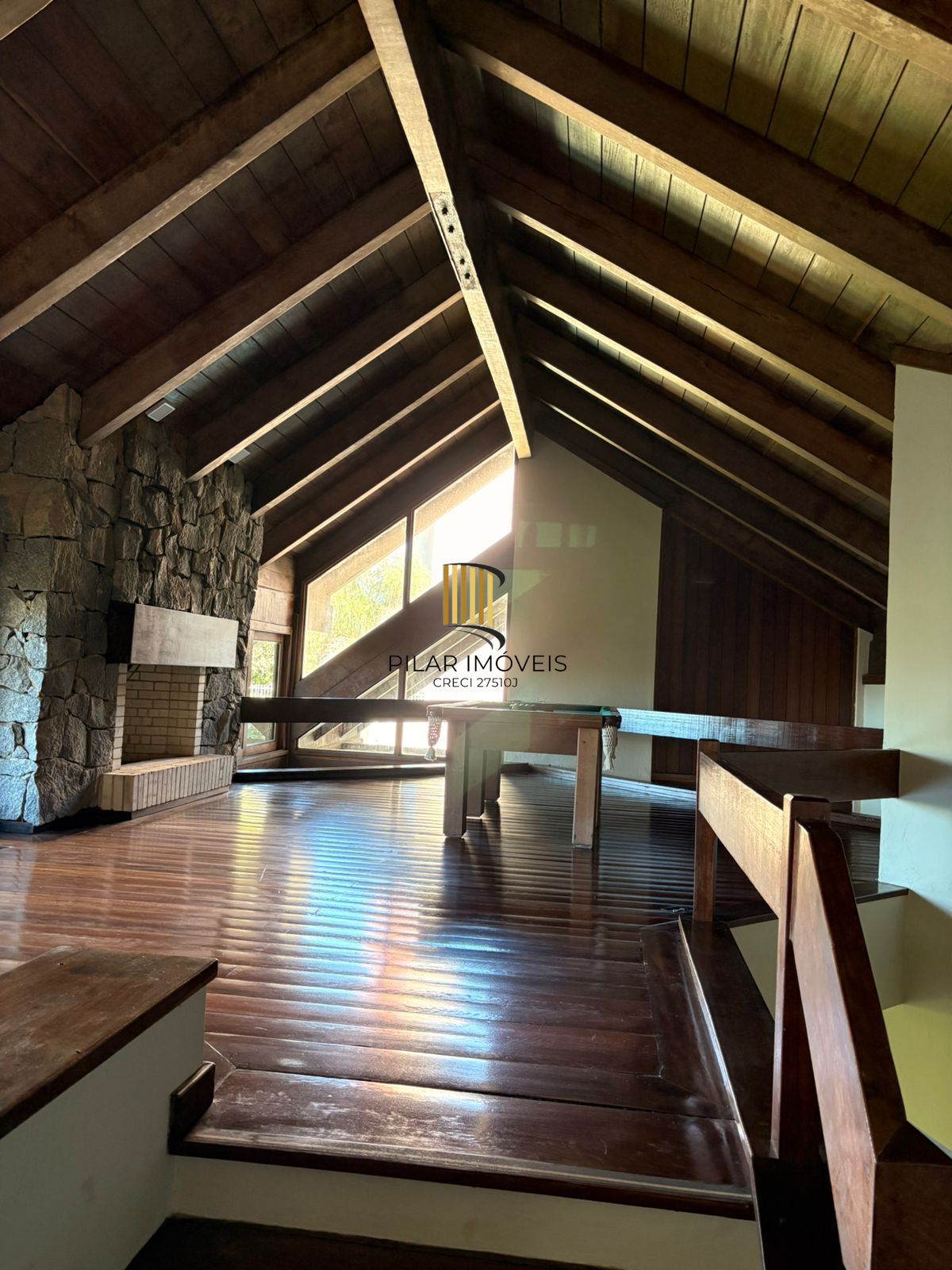 Casa no Condomínio Villa Dei Fiori com 03 dormitórios, duas vagas, Bairro Tristeza a venda na Zona Sul de Porto Alegre