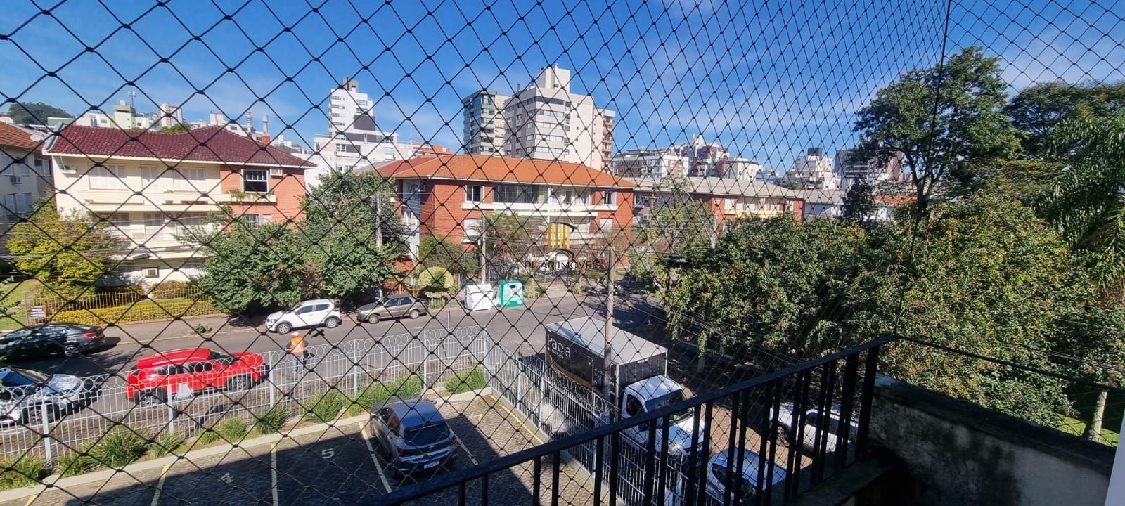 Apartamento 03 dormitórios com 01 vaga no bairro Praia de Belas