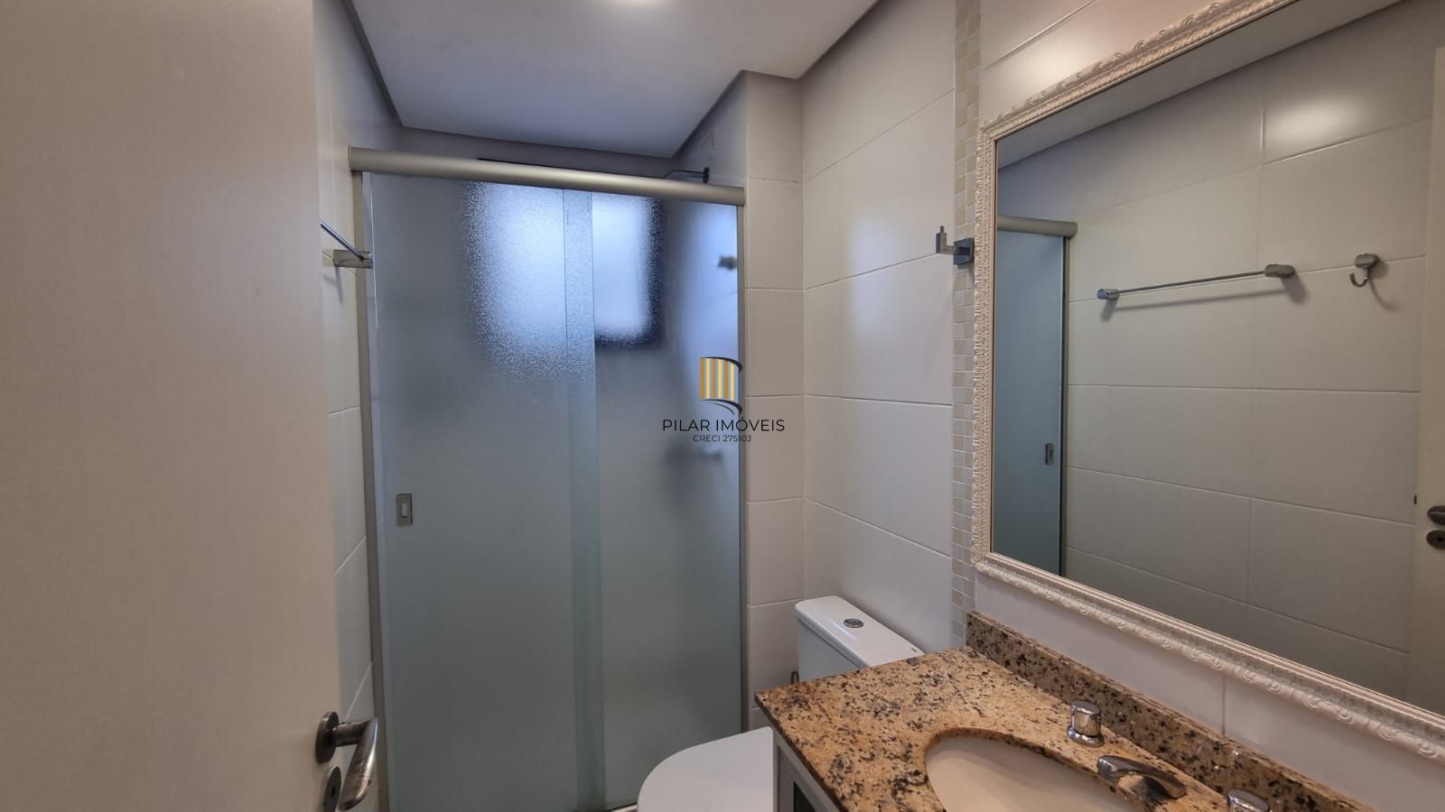 Apartamento dois dormitórios mobiliado, suíte, 86,41mq privativos, uma vaga escriturada, no bairro Higienópolis