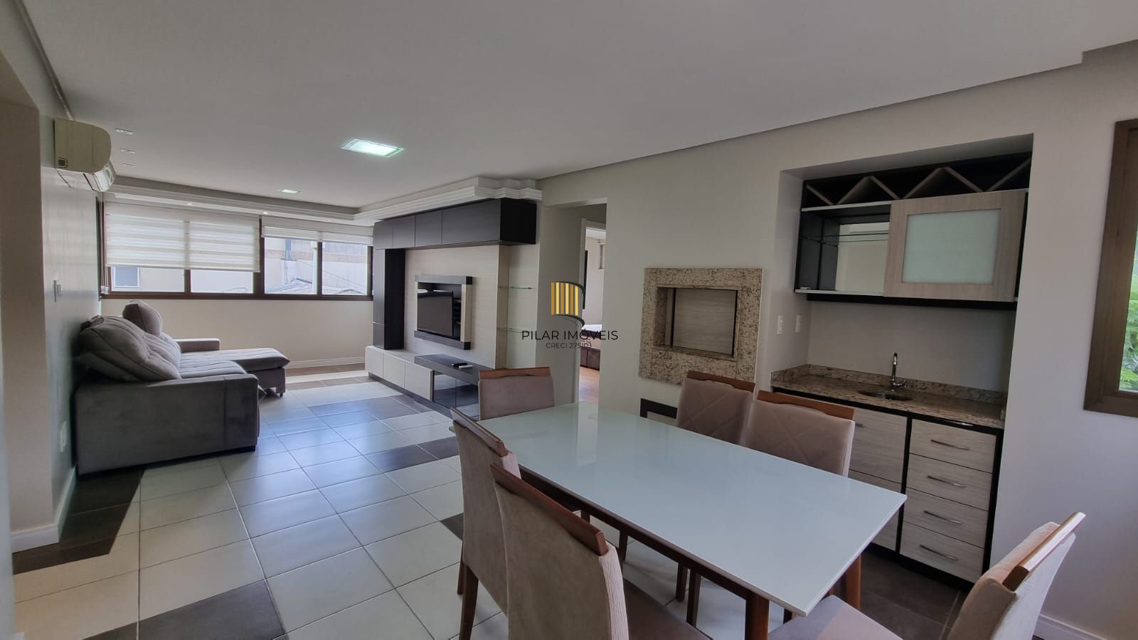 Apartamento dois dormitórios mobiliado, suíte, 86,41mq privativos, uma vaga escriturada, no bairro Higienópolis