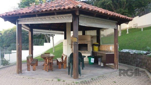 Apartamento 03 dormitórios, duas vagas individuais, edifício com infra, Bairro Cristal