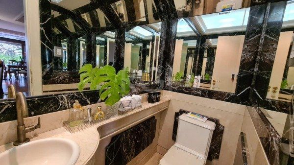 Casa Condominio para Venda - 420m², 4 dormitórios, sendo 4 suites, 2 vagas - Três Figueiras