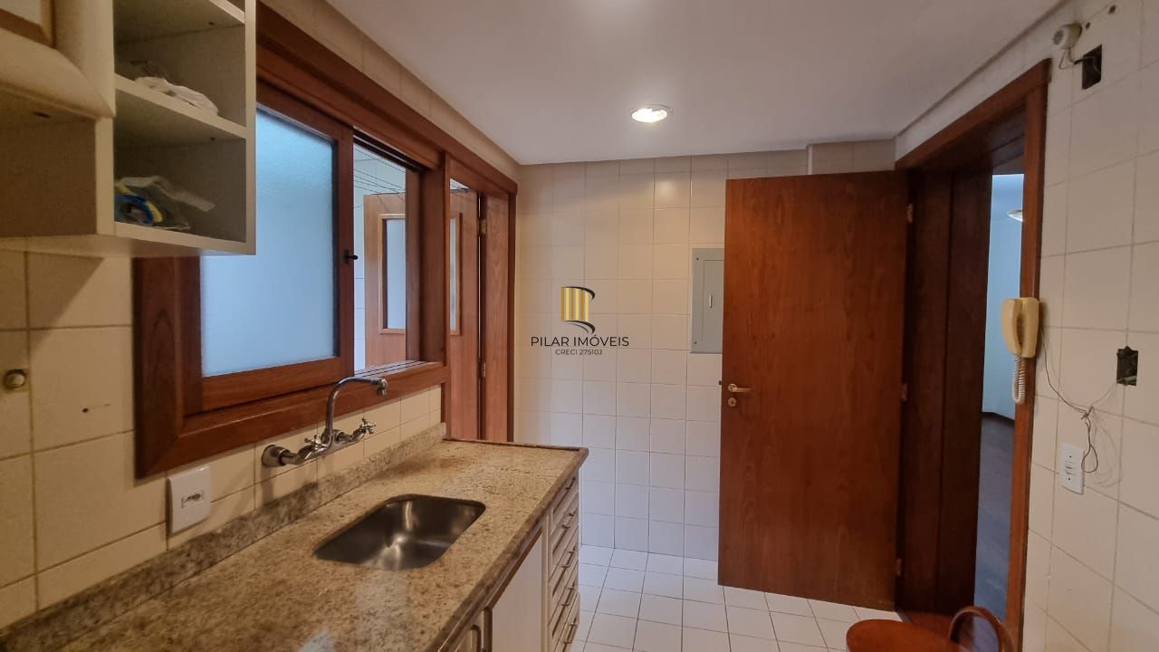 Apartamento dois dormitórios, suíte, box escriturado no Bairro Boa Vista