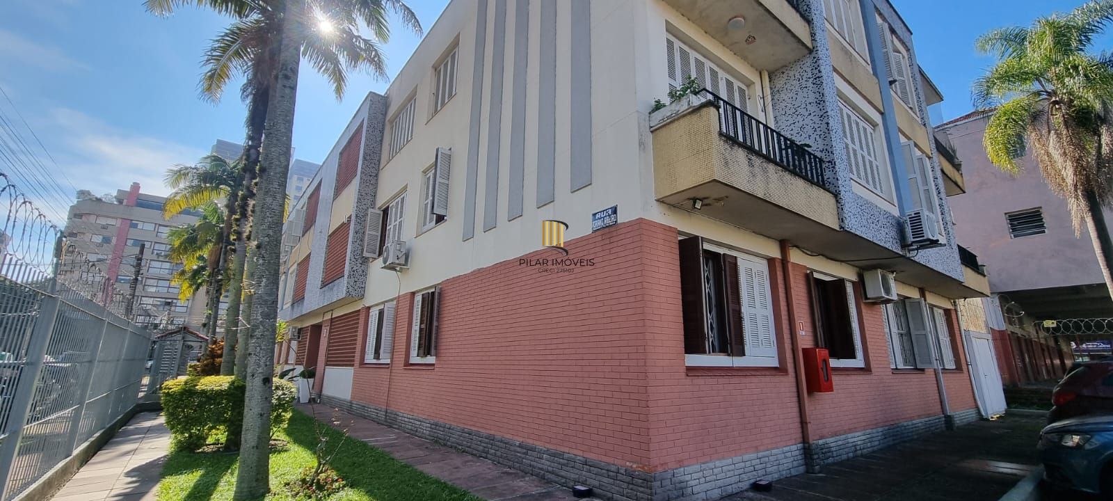 Apartamento 03 dormitórios com 01 vaga no bairro Praia de Belas