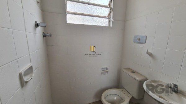 Edifício (prédio) com 03 apartamentos de 01 dormitório no Bairro Auxiliadora