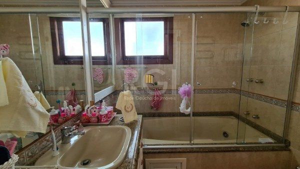 Casa Condominio para Venda - 420m², 4 dormitórios, sendo 4 suites, 2 vagas - Três Figueiras