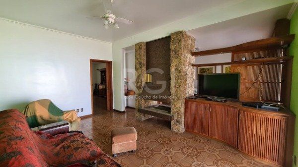 Casa para Venda - 352m², 5 dormitórios, sendo 1 suites, 4 vagas - Rubem Berta