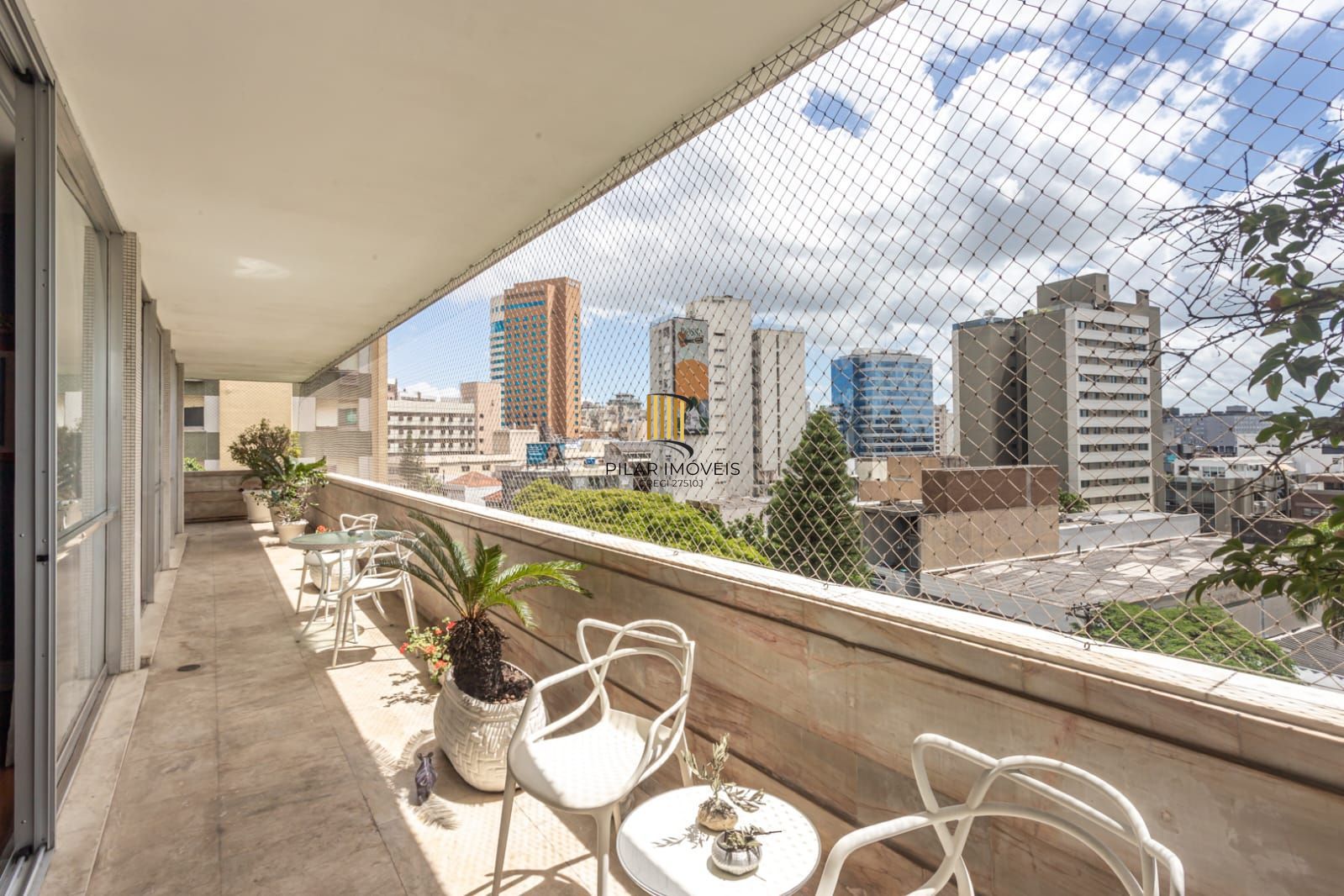 Apartamento 486,52m2 no tradicional Ed. Floragê