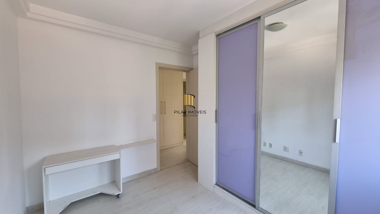 Apartamento 03 dormitórios 110mq e duas vagas, semi mobiliado,  no Bairro Auxiliadora para locação.