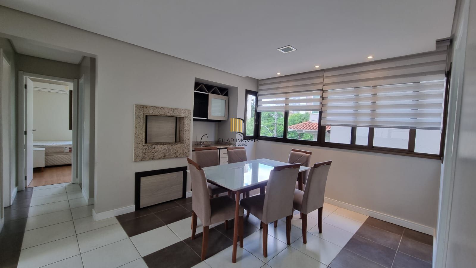 Apartamento dois dormitórios mobiliado, suíte, 86,41mq privativos, uma vaga escriturada, no bairro Higienópolis