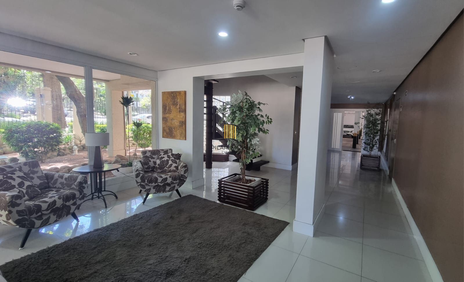 Apartamento 03 dormitórios 110mq e duas vagas, semi mobiliado,  no Bairro Auxiliadora para locação.