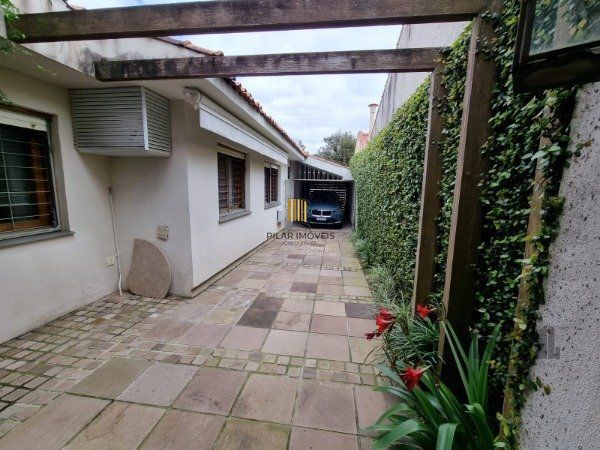 Casa a venda 03 dormitórios 280mq Jardim Lindóia