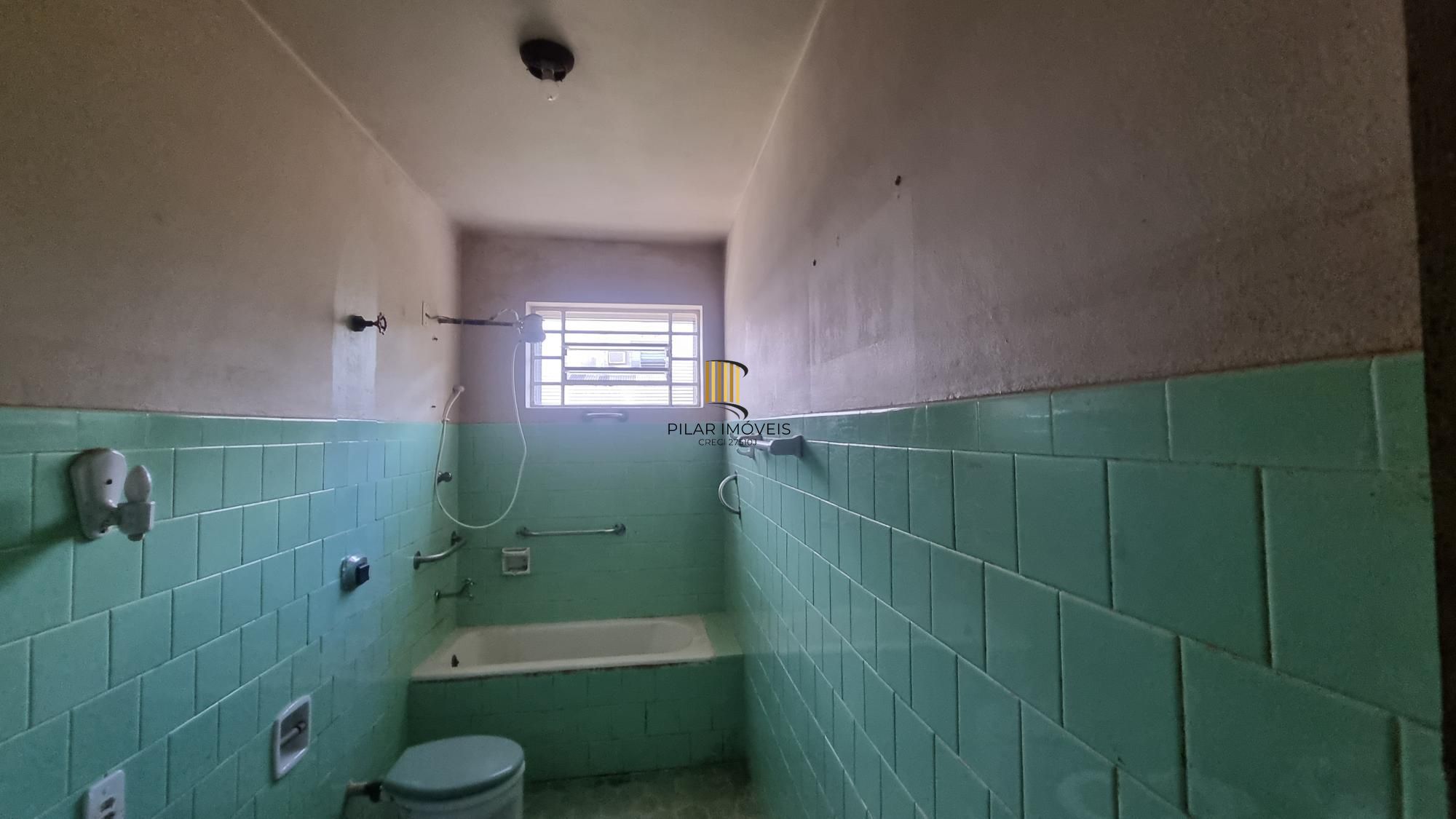 Casa com loja na frente a venda no Bairro Anchieta