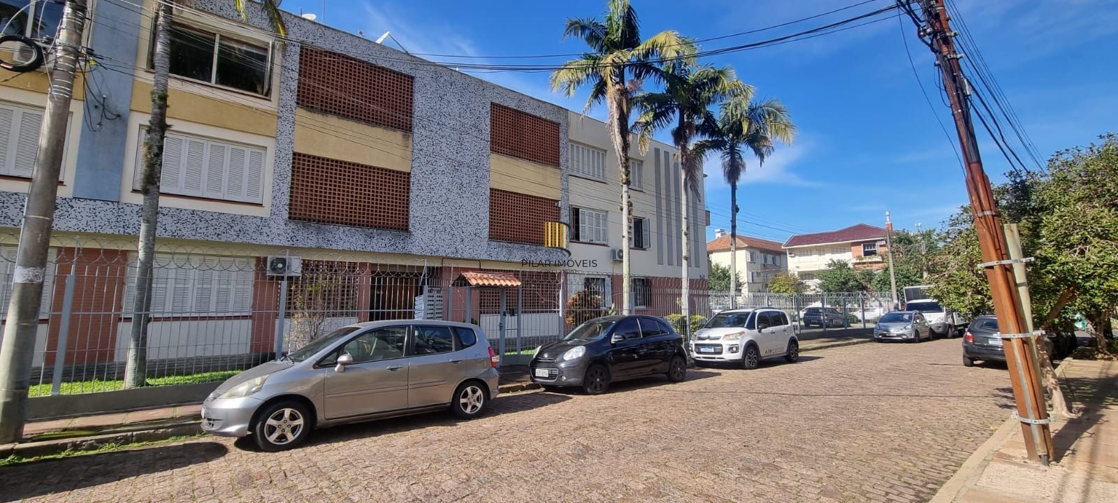 Apartamento 03 dormitórios com 01 vaga no bairro Praia de Belas