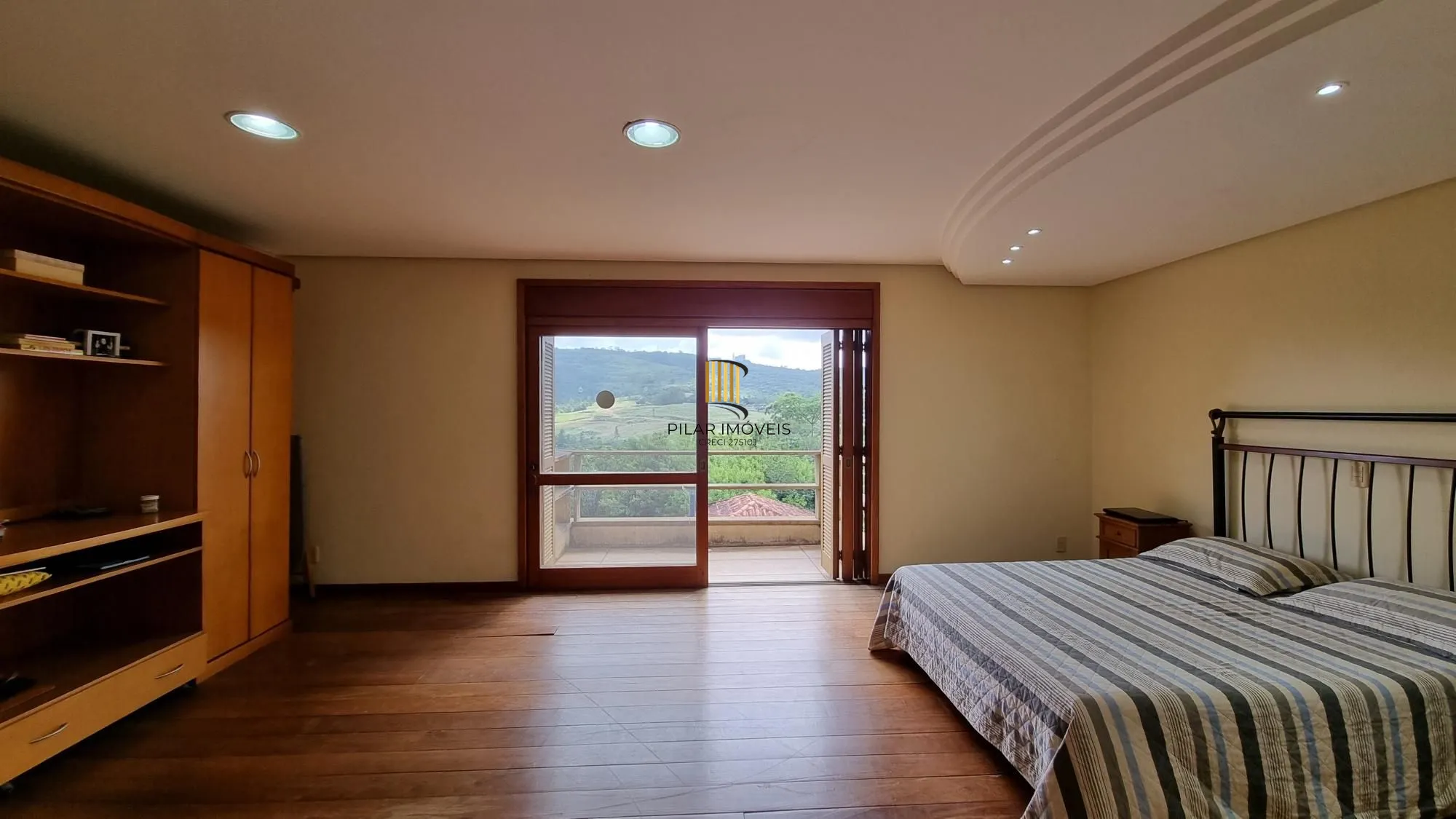 Casa para Venda - 600m², 4 dormitórios, sendo 4 suites, Vila Nova