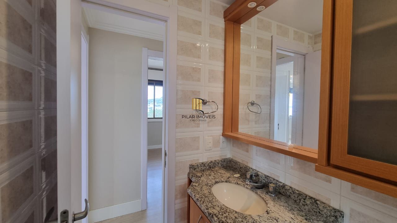 Apartamento 03 dormitórios, duas vagas individuais, edifício com infra, Bairro Cristal