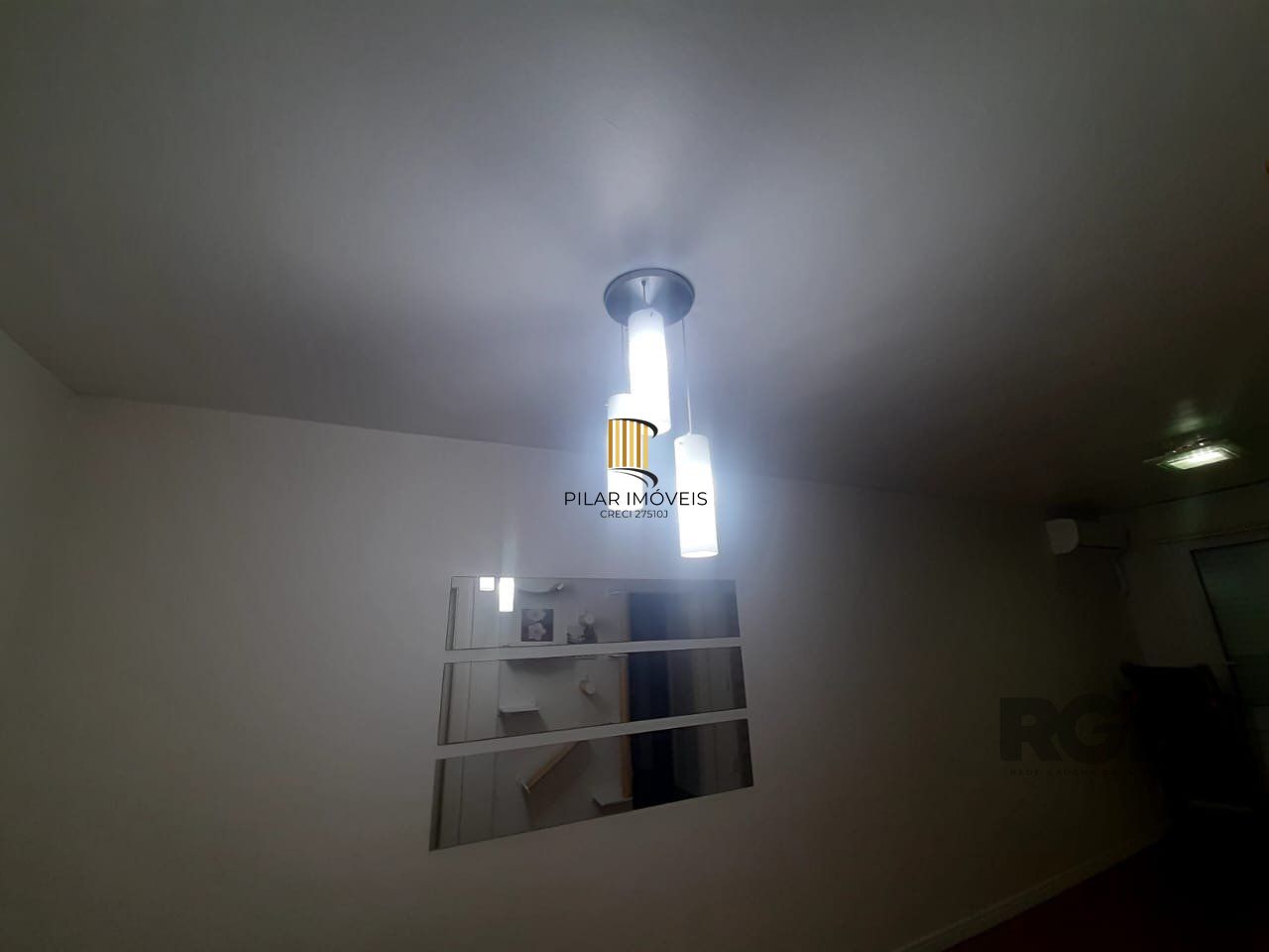  Apartamento 2 dormitórios, de frente 100% reformado bairro Cidade Baixa- Porto Alegre