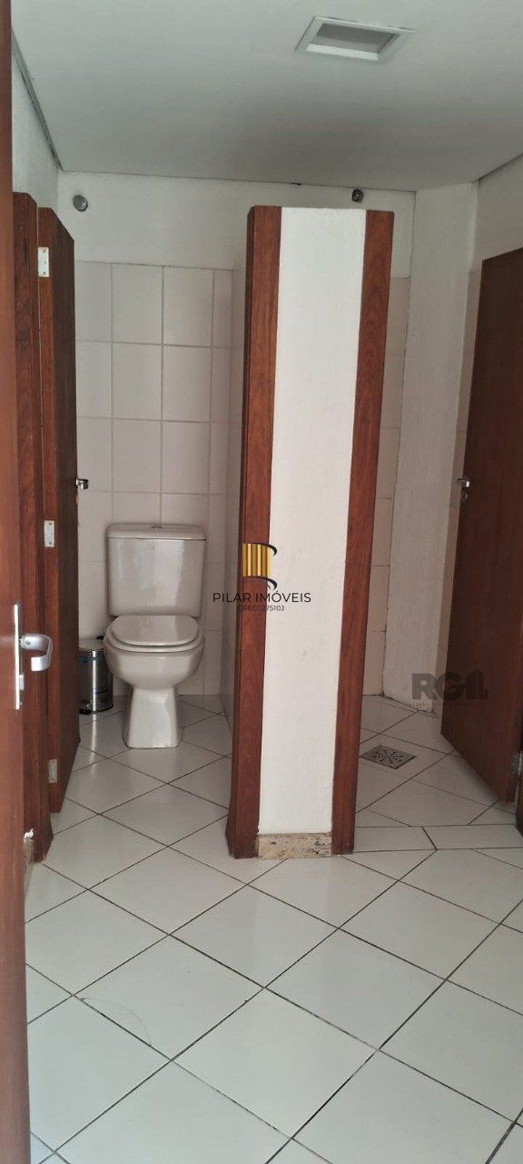 Apartamento 02 dormitórios alto padrão, bairro São João, com 02 vagas cobertas 