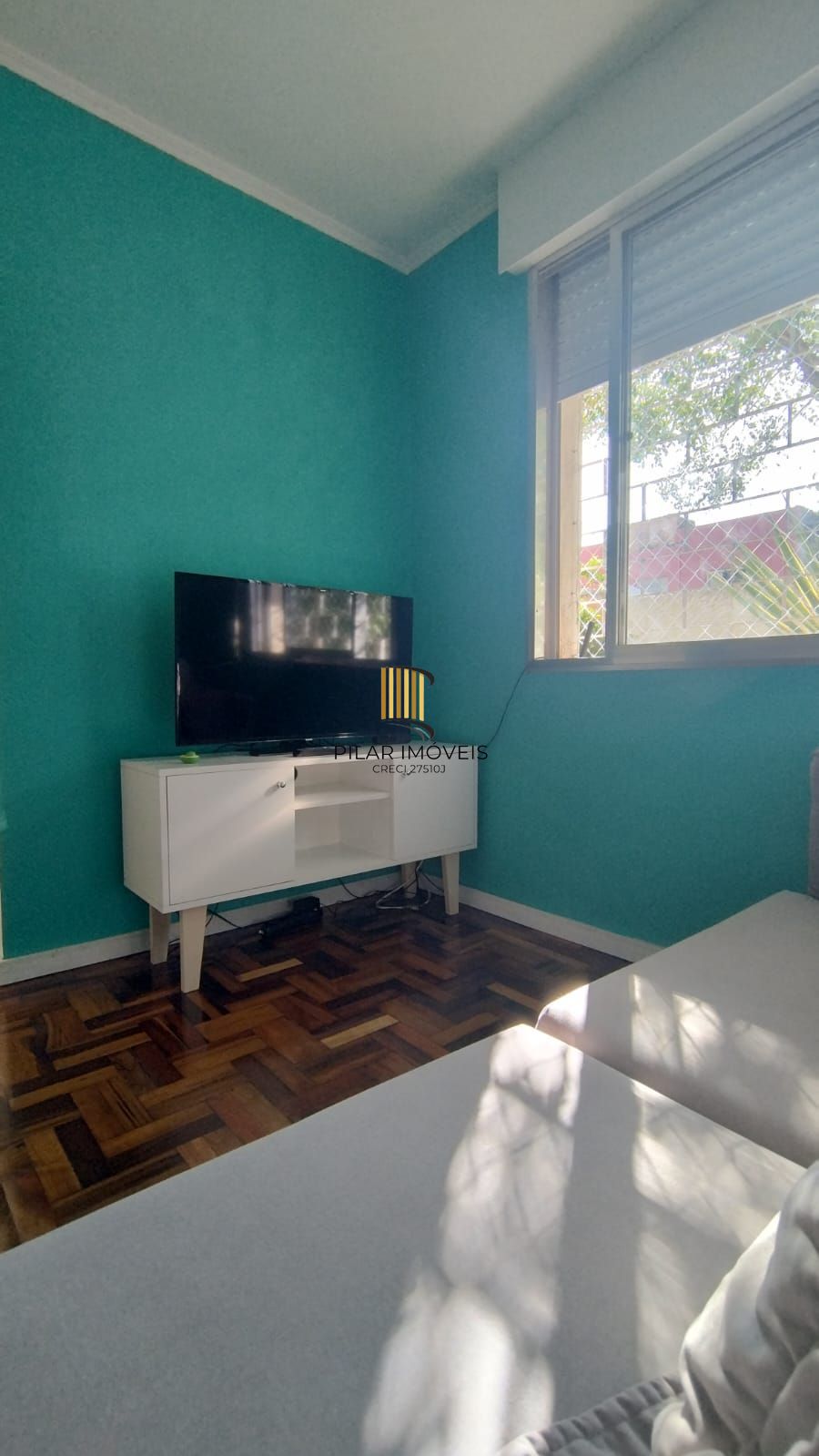 Apartamento 1 dormitório, todo reformado, semimobiliado em condominio fechado.