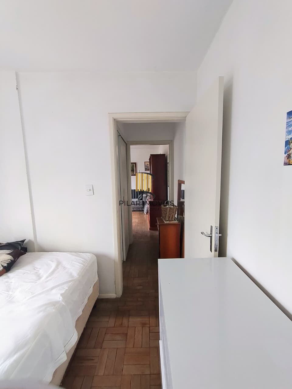 Vende apartamento 1 quarto,  desocupado, andar alto no bairro Cidade Baixa