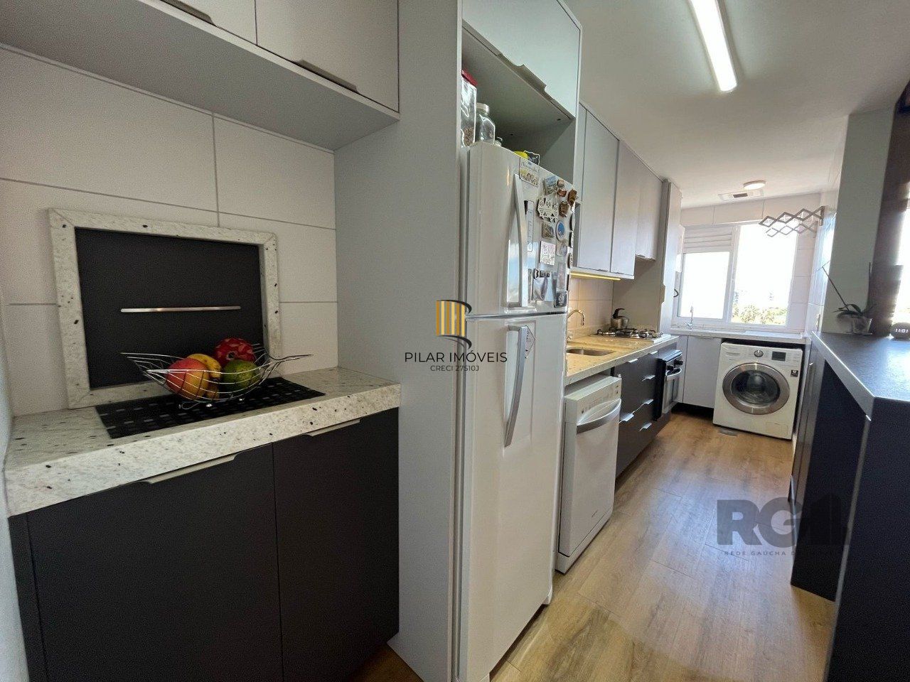 Apartamento 2 quartos, suíte e garagem na Cidade Baixa.