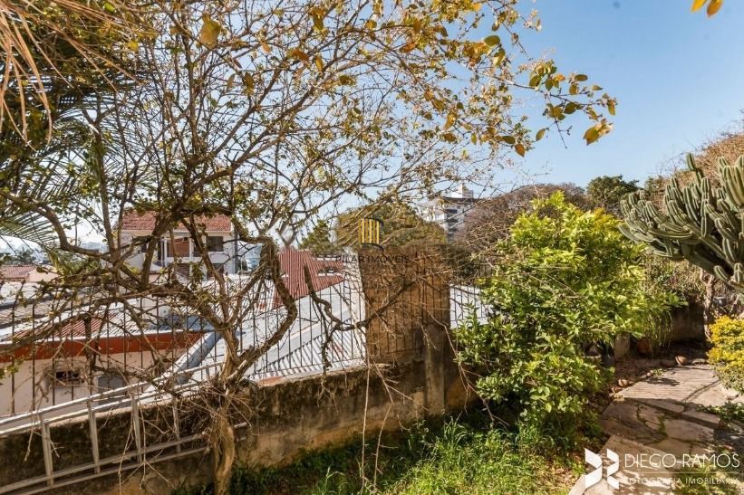 Casa para Venda - 190m², 4 dormitórios, sendo 1 suites, 2 vagas - Partenon