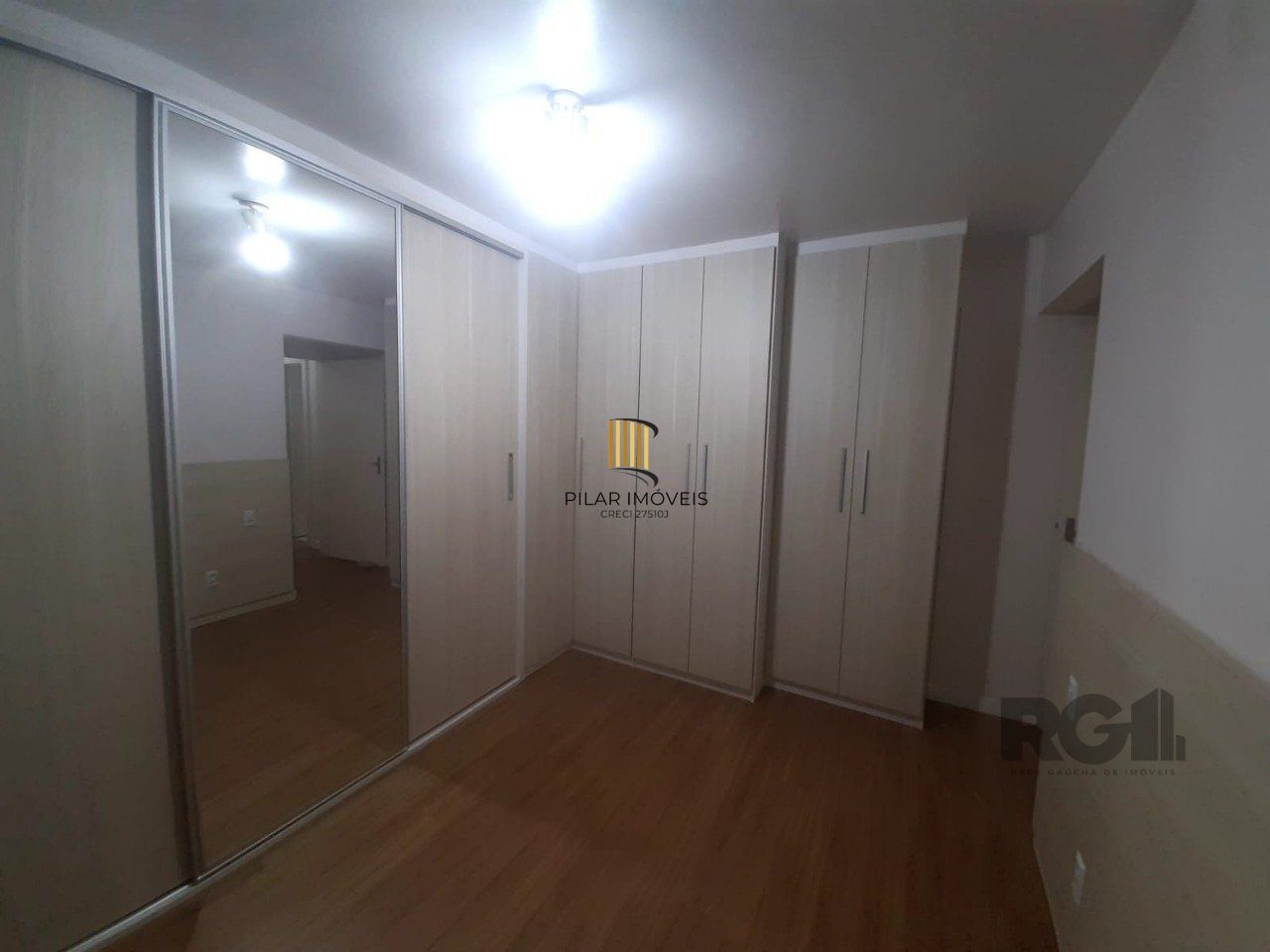  Apartamento 2 dormitórios, de frente 100% reformado bairro Cidade Baixa- Porto Alegre