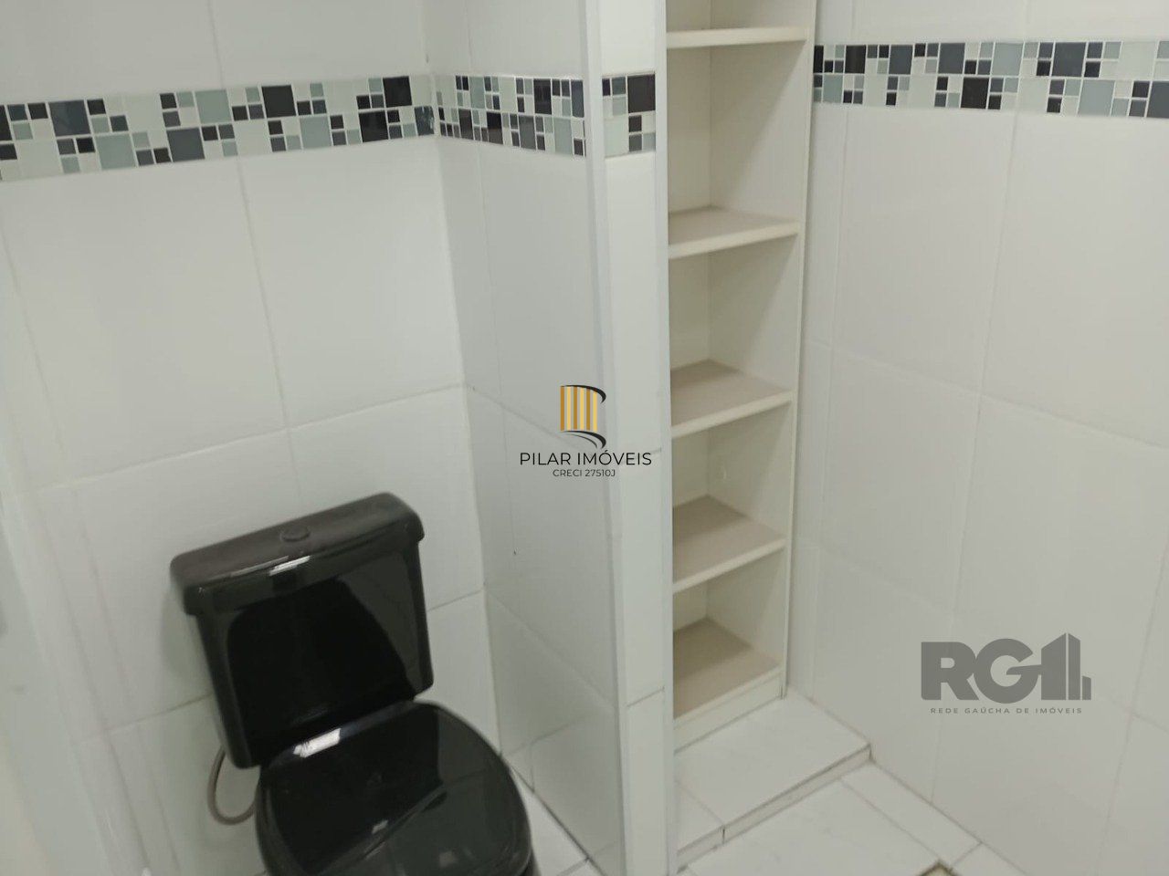 Apartamento com 3 quartos, desocupado no centro histórico.