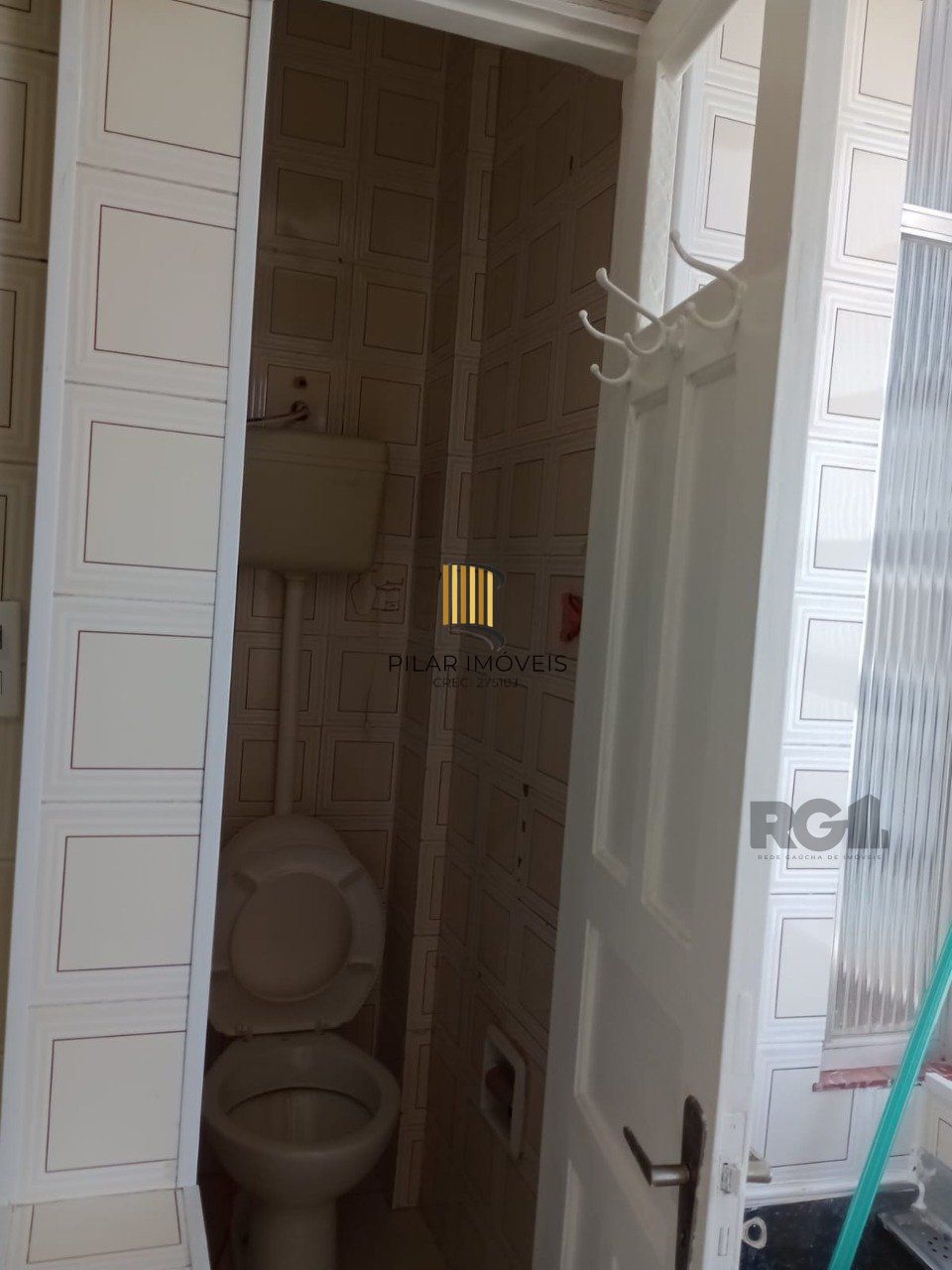 Apartamento com 3 quartos, desocupado no centro histórico.