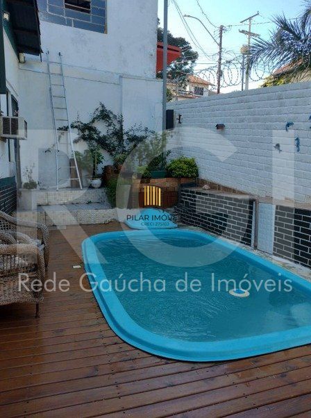Casa à venda com 3 quartos e garagem 2 carros!