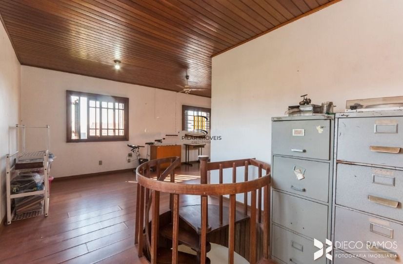 Casa para Venda - 190m², 4 dormitórios, sendo 1 suites, 2 vagas - Partenon