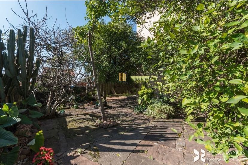 Casa para Venda - 190m², 4 dormitórios, sendo 1 suites, 2 vagas - Partenon