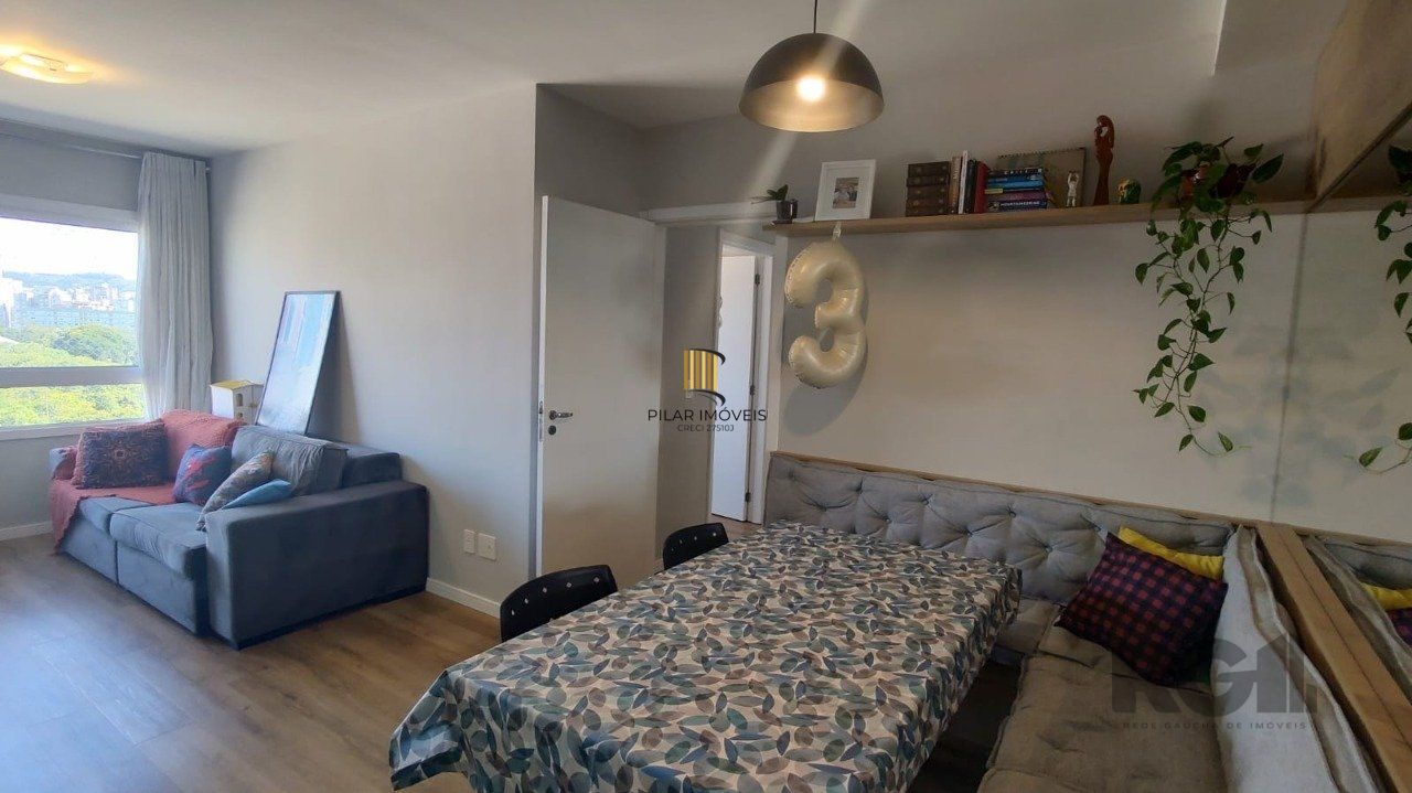 Apartamento 2 quartos, suíte e garagem na Cidade Baixa.