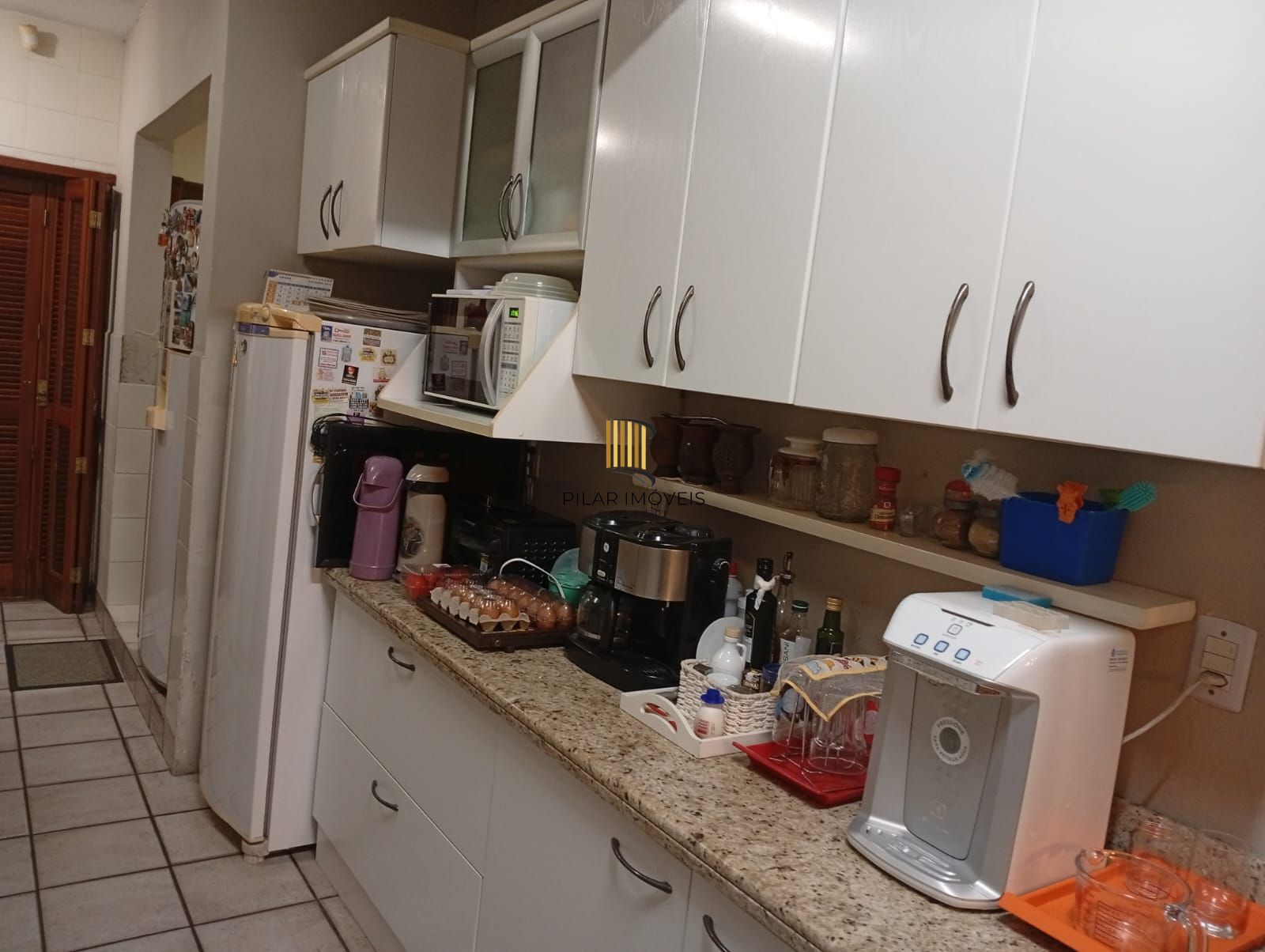 Casa com 5 quartos , 7 banheiros e pátio!